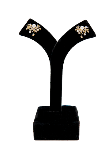 Elegant Pearl Snowflake Stud Earrings – Gold-Plated